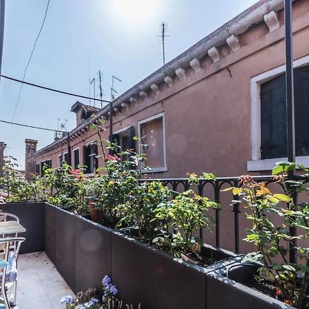 Au Nom De La Rose Appartement Venetië Buitenkant foto