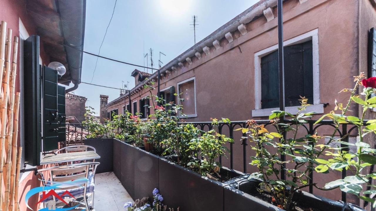 Au Nom De La Rose Appartement Venetië Buitenkant foto