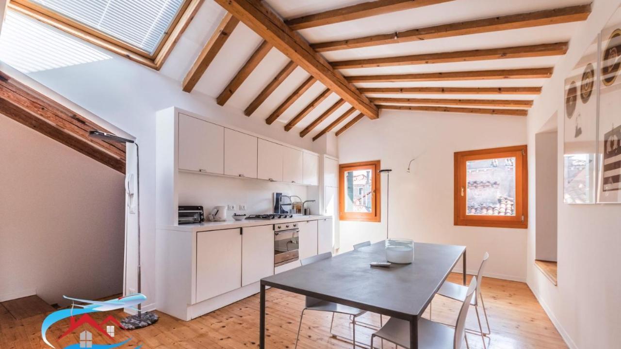 Au Nom De La Rose Appartement Venetië Buitenkant foto